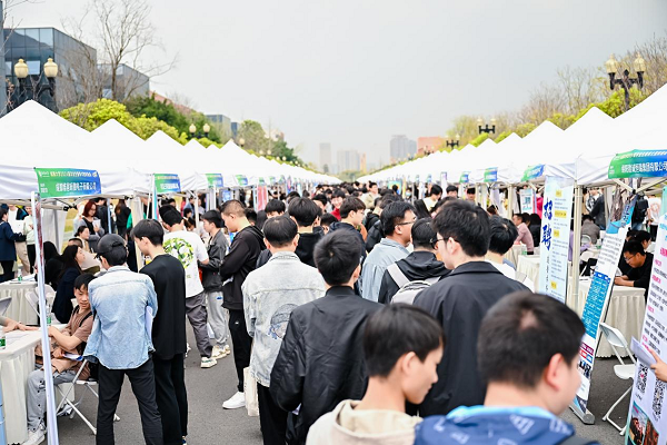 喜報！瑞方人力黨支部獲評“武侯區先進基層黨組織”稱號 第6張