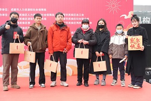 “百米小巷”人潮涌動！瑞方人力助力2025年武侯區(qū)春風(fēng)行動專場招聘會“開門紅” 第12張