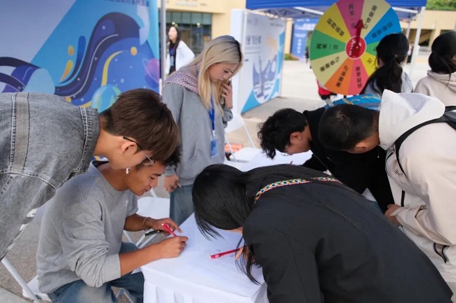 300家名企齊聚！瑞方人力助力吉利學院供需精準匹配 第4張