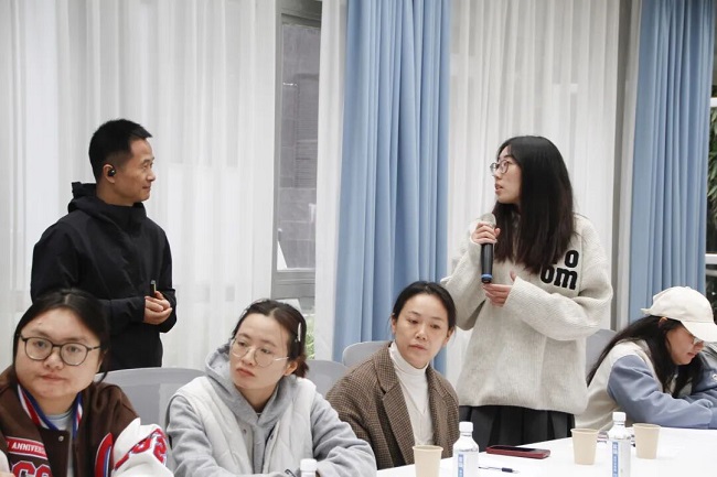 深入一線聽民意！成都市人大代表龔曉鷗在火車南站街道開展就業(yè)指導(dǎo)專題分享活動(dòng) 第3張